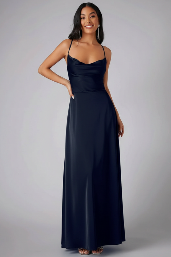 Vestito lungo donna elegante con spacco, perfetto per un look sofisticato. Ideale per serate estive e occasioni speciali.