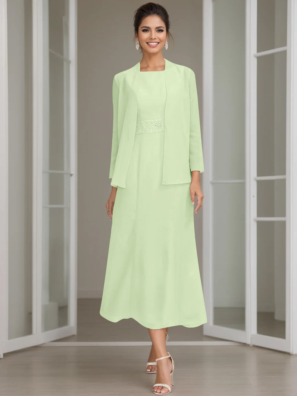 Abito elegante donna, completo giacca e vestito midi, per un look formale da sera.