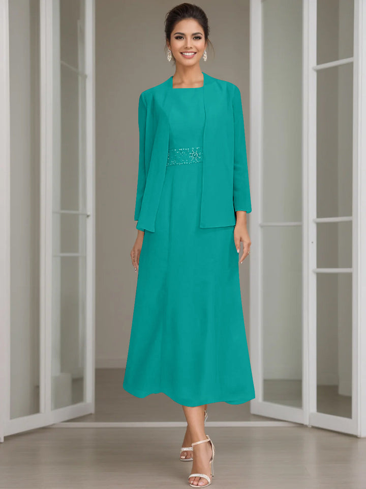 Abito formale donna con perline, un completo elegante e giacca raffinata per eventi.