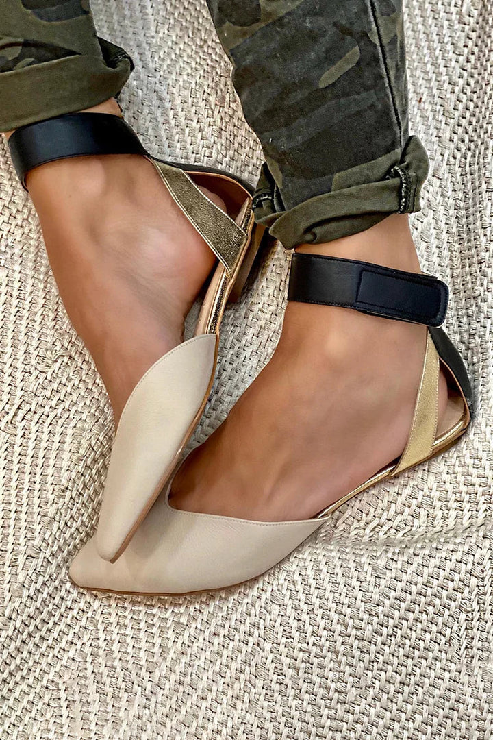 Ballerine casual donna a punta affusolata, comfort quotidiano. Scarpe piatte eleganti e comode per ogni occasione.
