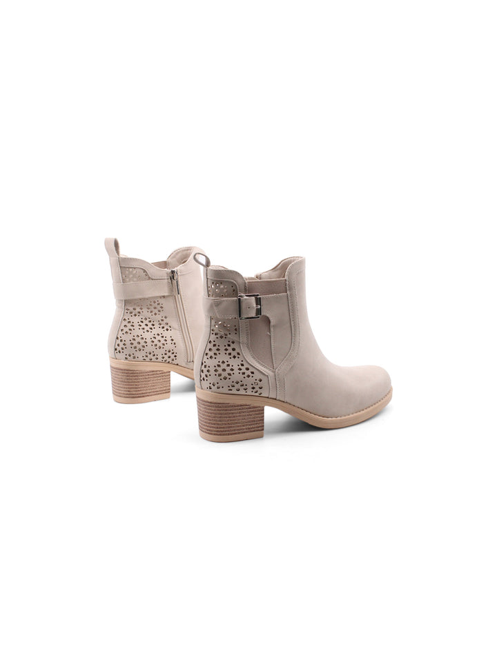 Stivaletti donna beige traforati con tacco 6cm e zip. Design alla moda per primavera ed autunno, comfort ed eleganza assicurati.