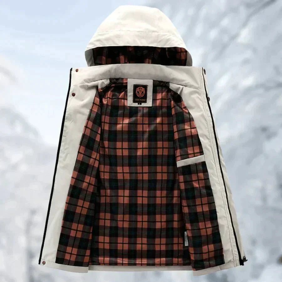 Dorso giacca uomo impermeabile e antivento, design moderno per protezione outdoor e città.