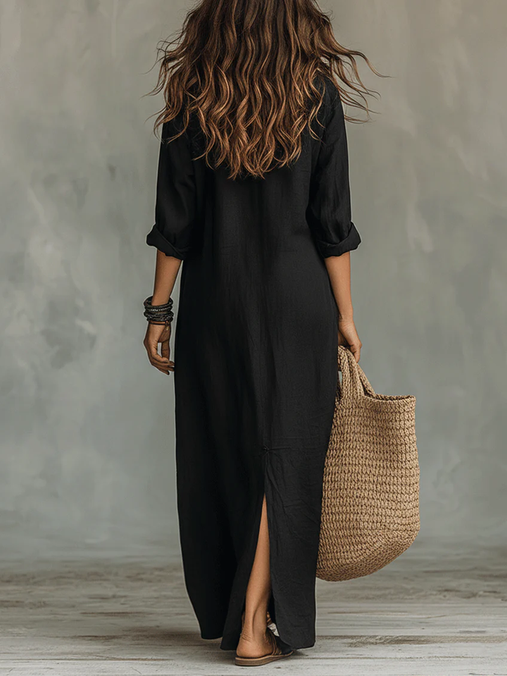 Maxi dress donna fluido elegante, silhouette valorizzata, perfetto per eventi serali o estivi.