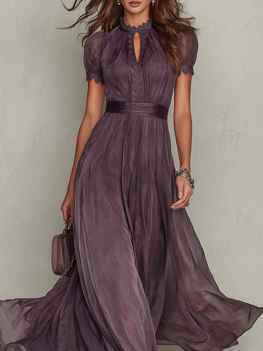 Maxi abito donna viola in chiffon, stile vintage. Vestito elegante e fluido per moda femminile e serate speciali.