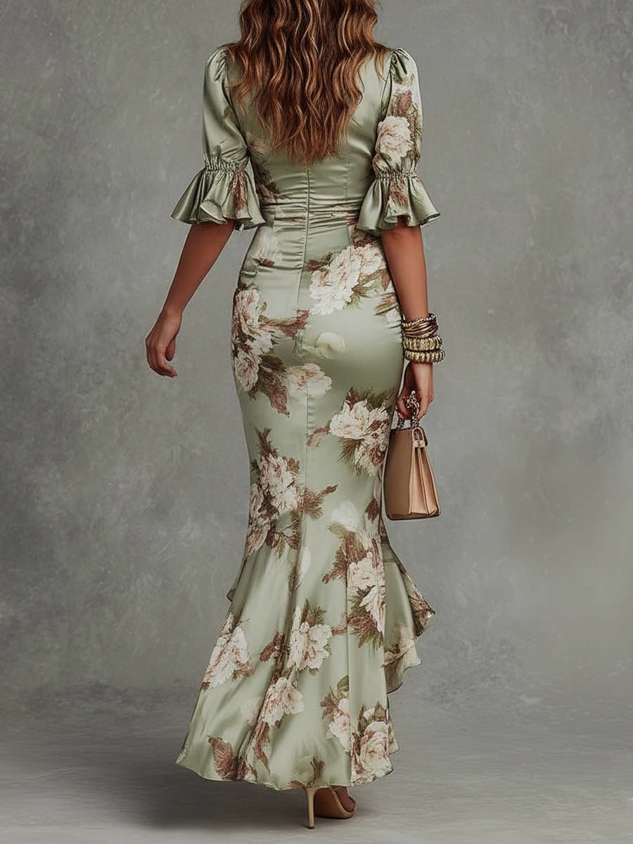 Splendido abito lungo in raso floreale con scollo a V per donna, un must-have della moda elegante.