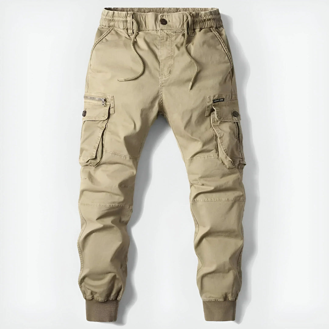 Eleganti pantaloni cargo neri da uomo, multitasche, per un look versatile e moderno, perfetti per la città.