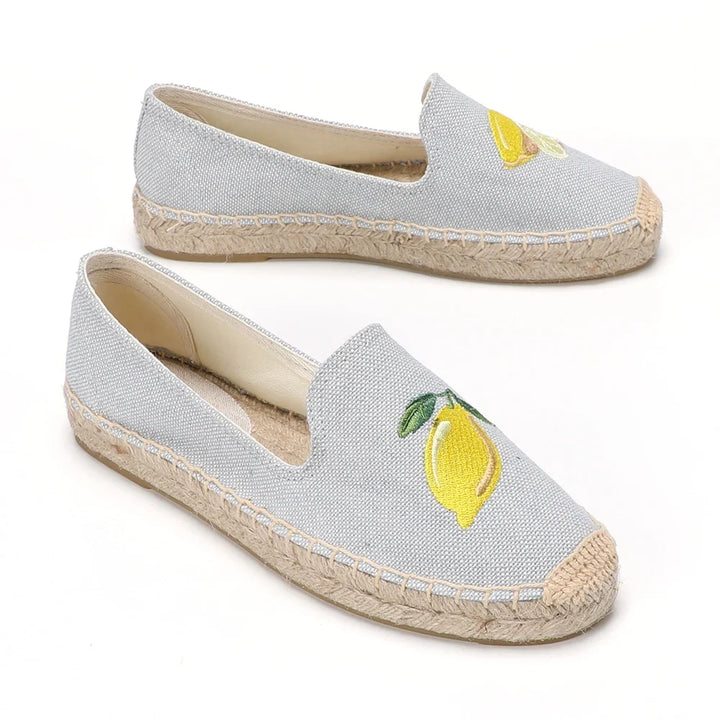 Scarpe basse casual donna, antiscivolo, ideali per comfort quotidiano e stile versatile primavera/estate.