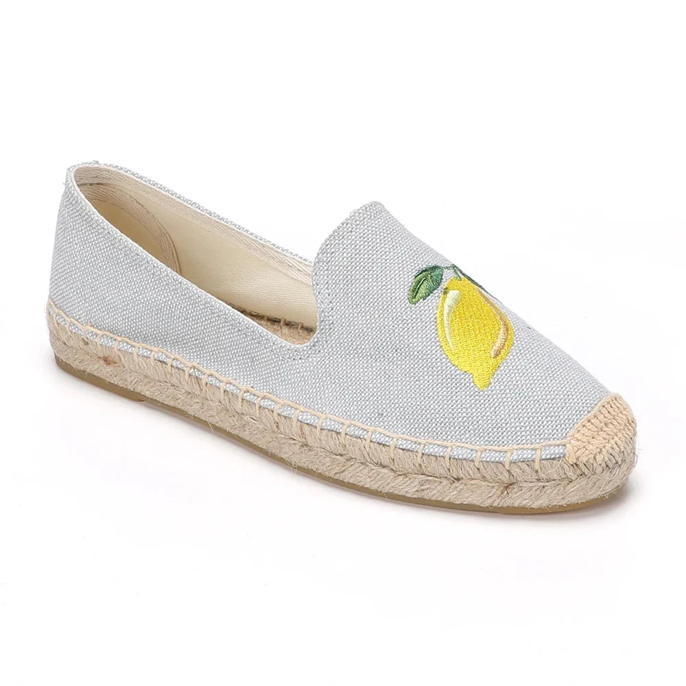 Eleganti scarpe basse donna leggere, perfette per comfort casual quotidiano, stile primaverile ed estivo.
