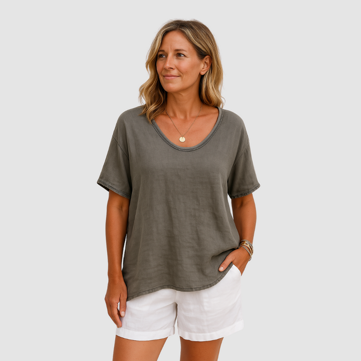 Maglietta estiva casual da donna, scollo a U ampio, comoda e alla moda per un look rilassato.