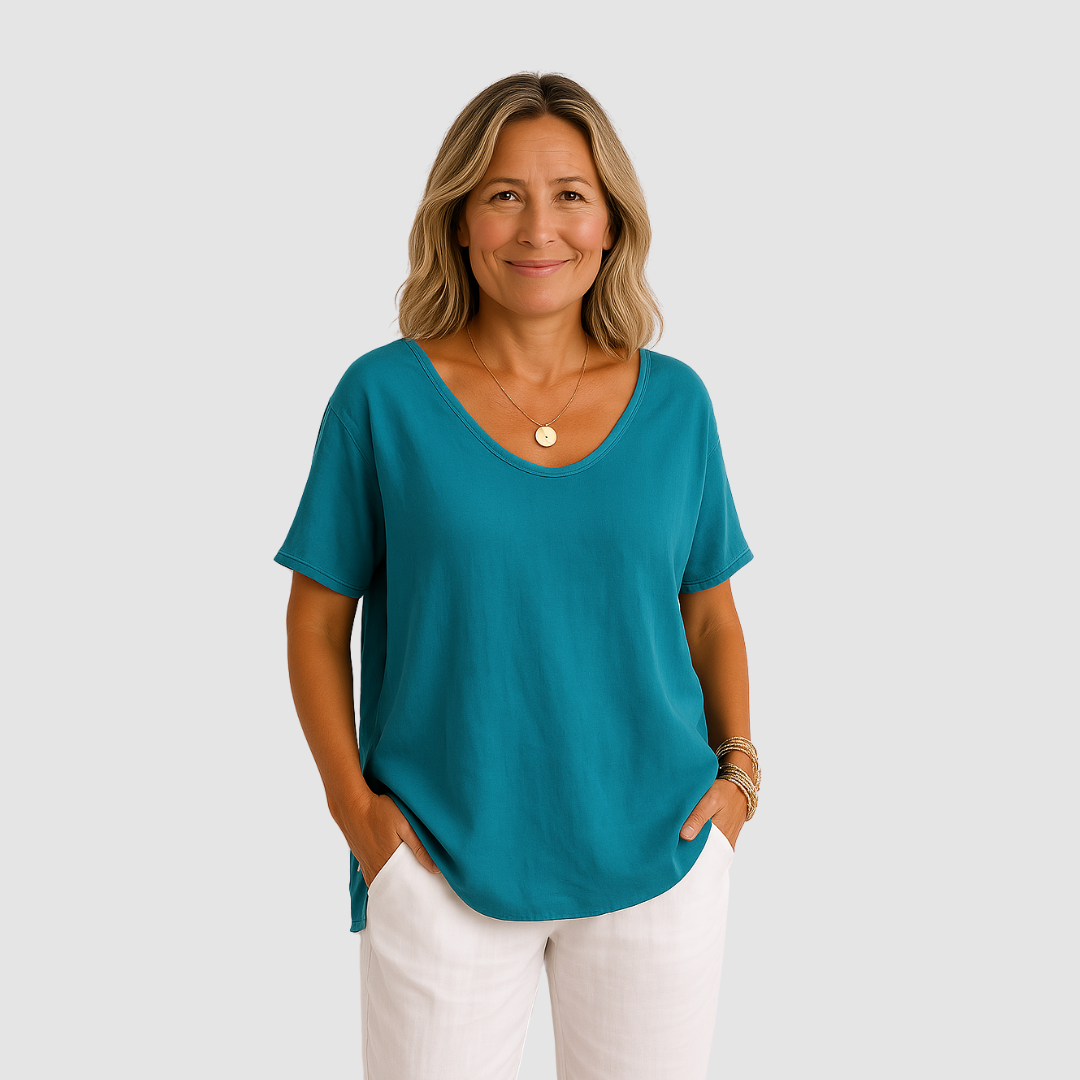 Maglietta casual da donna con scollo a U ampio, must-have estivo per comfort e un tocco di moda.