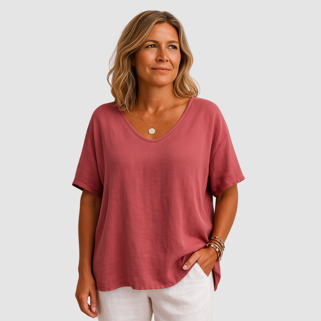 Moderna maglietta donna estiva, scollo a U ampio, versatile e comoda per ogni stile casual.