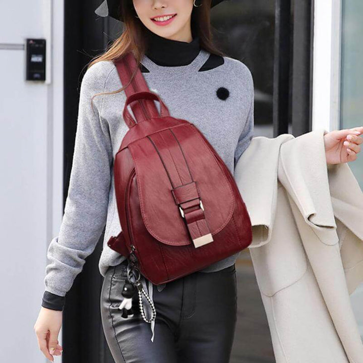 Zainetto casual donna, similpelle morbida, design minimalista e moderno, versatile.