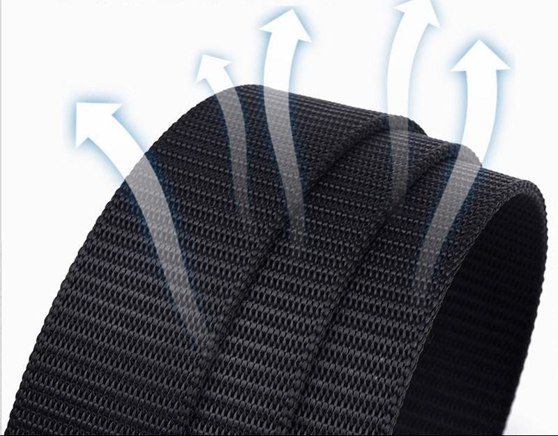 Cintura uomo in tela nylon robusta con fibbia automatica. Design innovativo senza fori per una vestibilità perfetta.