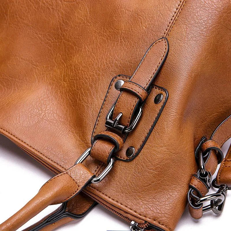 Elegante borsa a spalla marrone da donna in vera pelle, accessorio moda chic per un tocco di classe raffinato.
