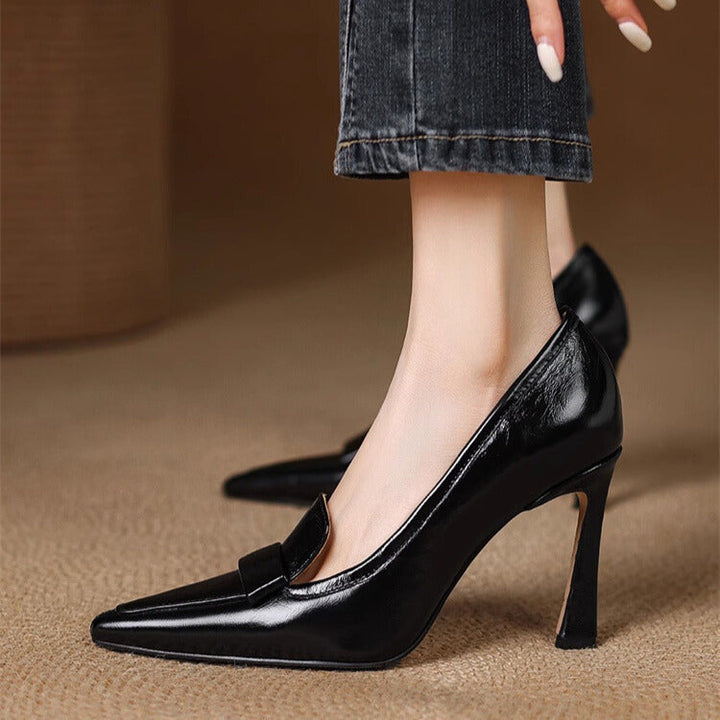 Décolleté donna eleganti, modello a punta classico con tacco stabile, comode per l'ufficio e la sera.