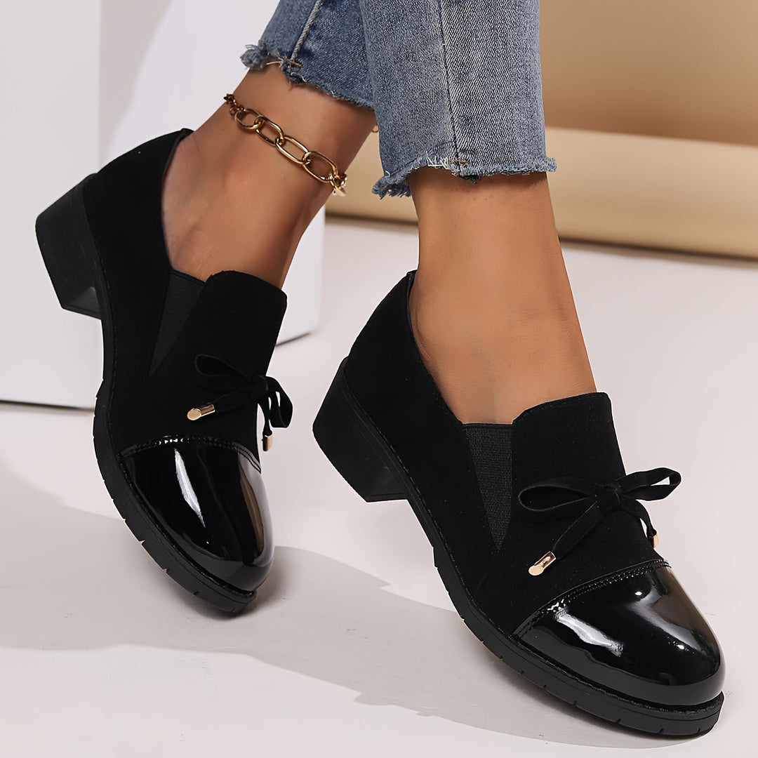 Mocassini donna slip-on con design arrotondato, comodi per ogni giorno, facili da indossare per il passeggio.