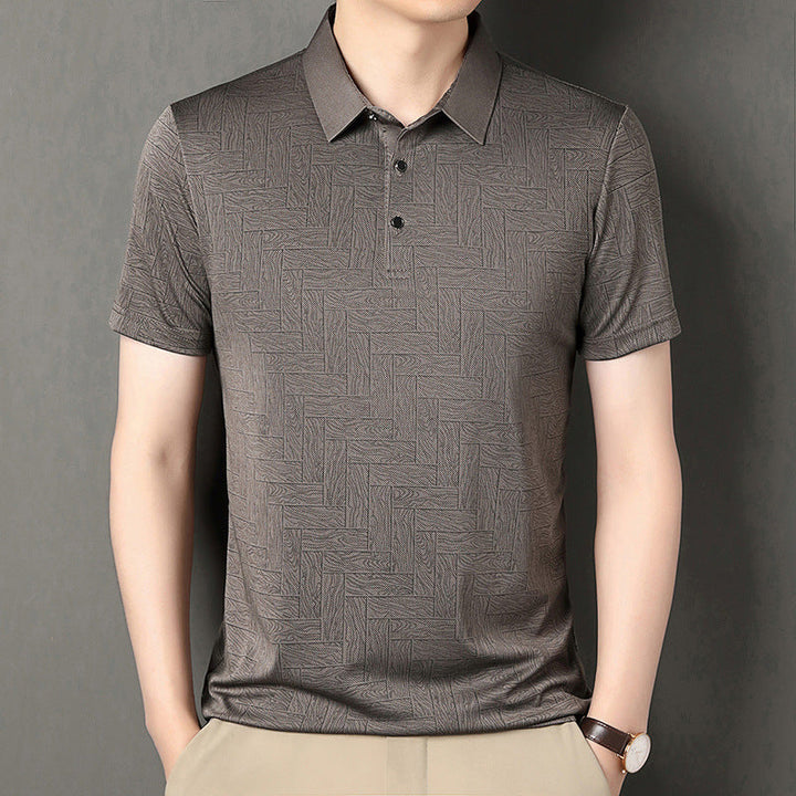 Camicia estiva uomo con stampa asimmetrica unica, maniche corte per massimo comfort. Stile moderno e cool.