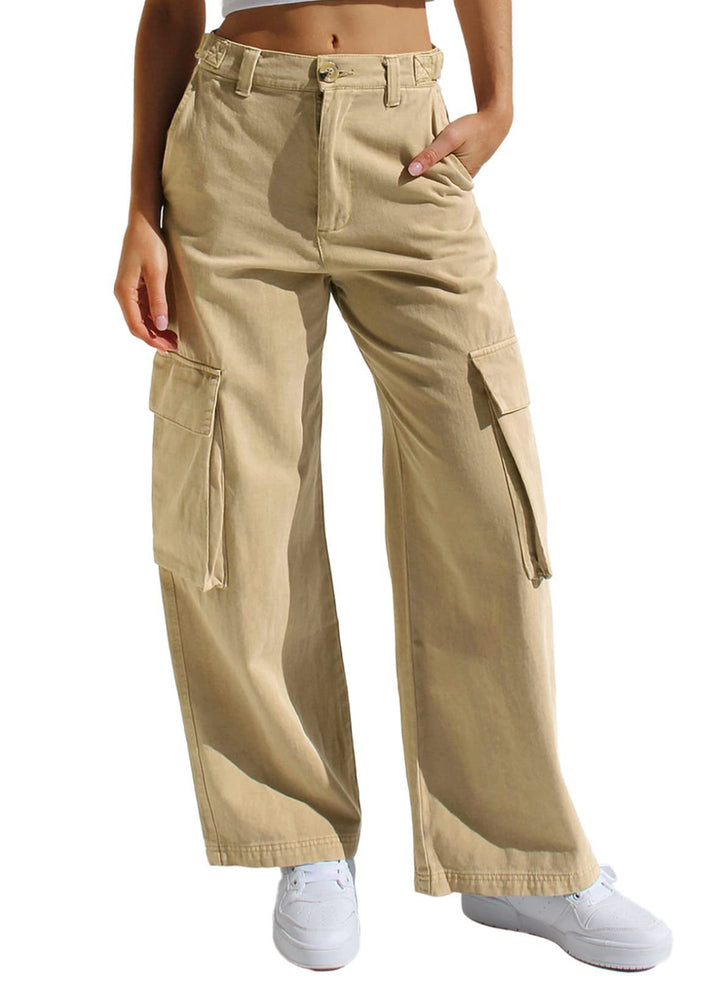 Pantaloni donna a vita bassa con gamba ampia, stile workwear moderno, ideali per outfit casual e di tendenza.
