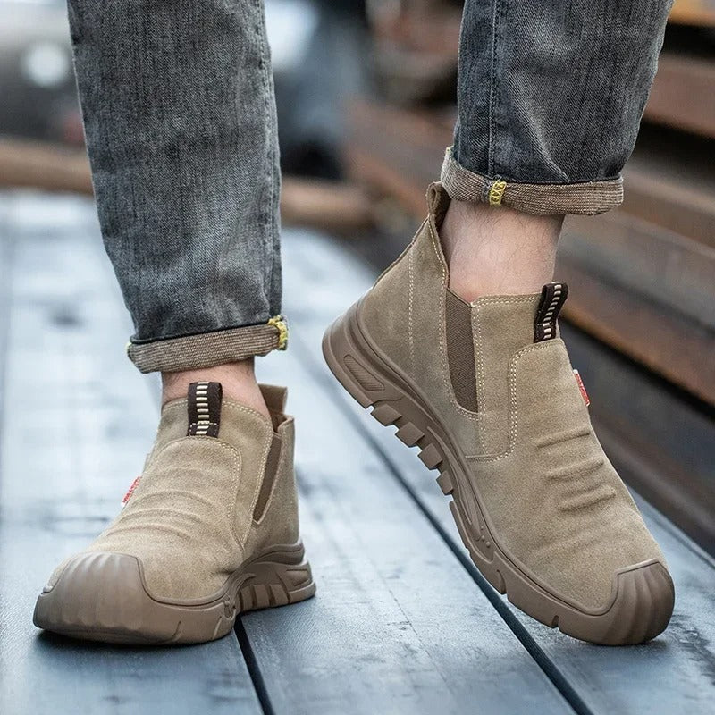 Scarpe antinfortunistiche uomo, leggere e traspiranti, con puntale in acciaio per massima sicurezza e comfort al lavoro.