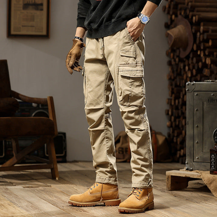 Pantaloni uomo dritti a vita media con zip frontale, vestibilità ampia. Abbigliamento maschile casual per tutti i giorni.