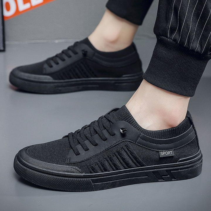Scarpe da uomo basse per skateboard, offrono massimo comfort e ottima aderenza per attività sportive o look casual.