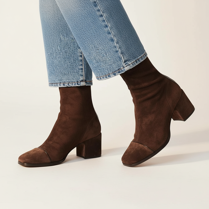 Stivaletti donna chic per autunno/inverno con punta quadrata e tacco largo. Design elegante e confortevole.