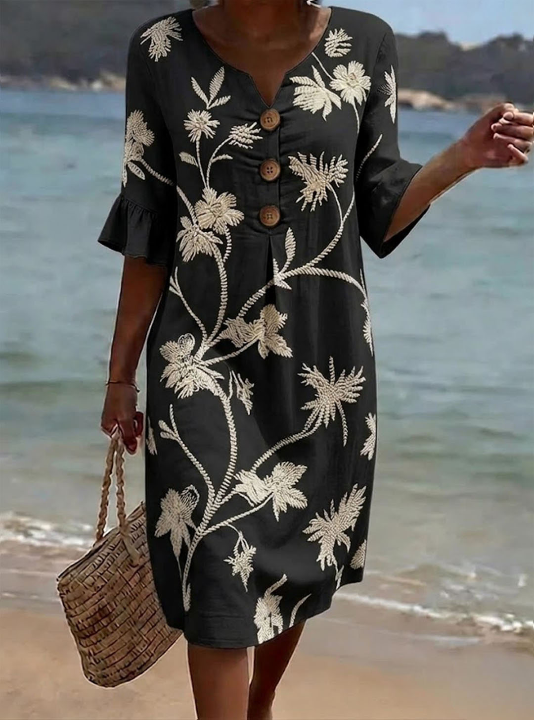 Abito donna in cotone con stampa floreale estiva e maniche 3/4, design vivace e alla moda.