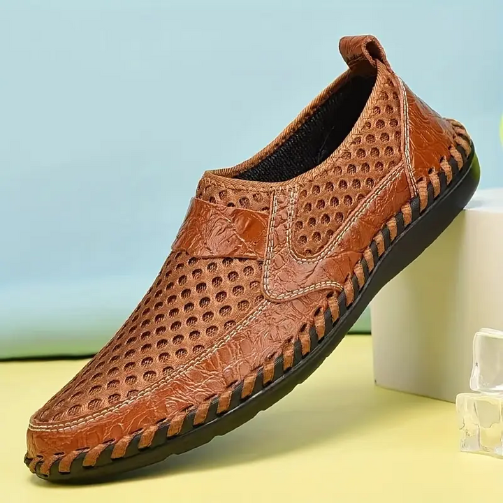 Mocassini uomo comodi slip-on, leggeri, ideali per comfort quotidiano e calzata ampia.