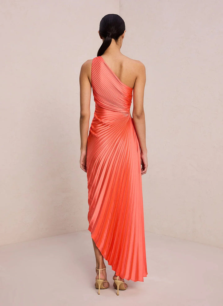 Maxi abito da donna plissettato, stile monospalla chic e raffinato per ogni evento.