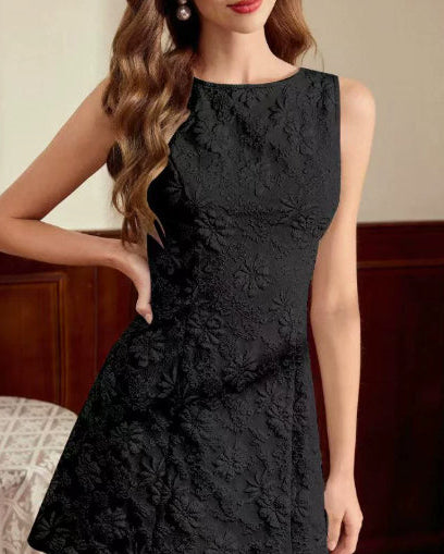 Vestito estivo donna midi jacquard, offre comfort e stile per serate eleganti e look casual chic da giorno.
