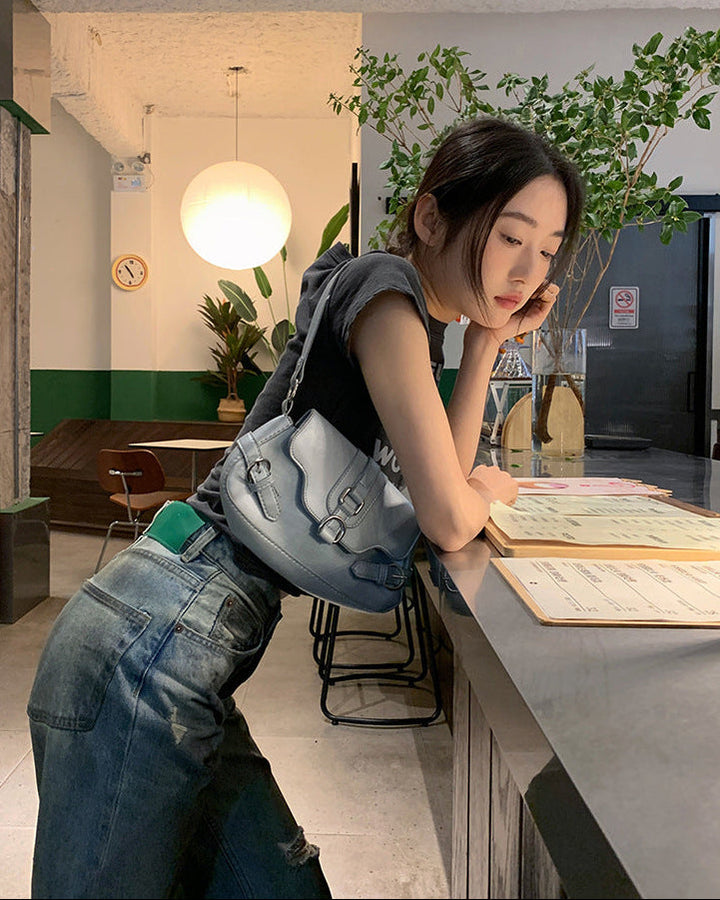 Jeans donna strappati a gamba dritta blu chiaro. Stile retrò casual, vestibilità comoda per un effetto slanciante e trendy.