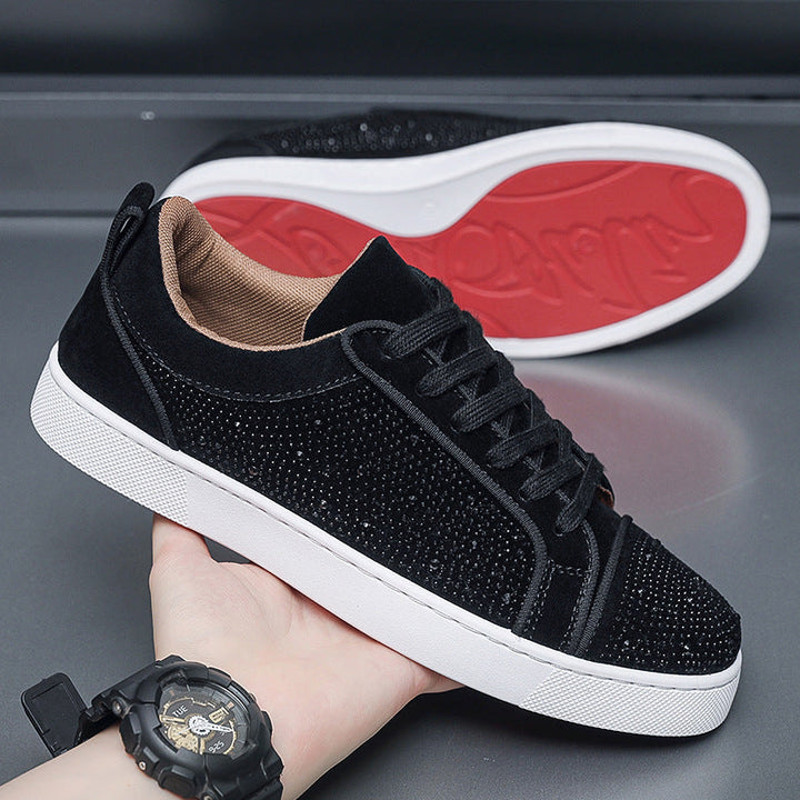 Scarpe uomo basse nere traspiranti. Sneakers sportive con suola per aderenza, perfette per la moda casual maschile.