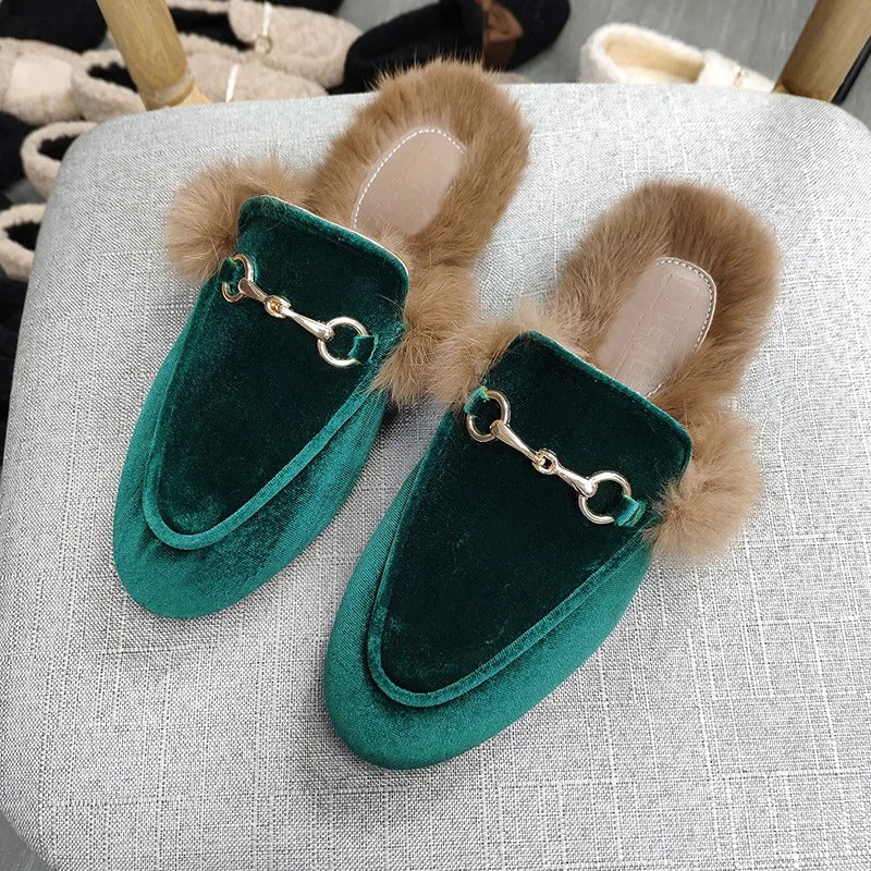 Comodi mocassini da donna per ogni giorno. Scarpe eleganti e casual, ideali per la moda quotidiana e il comfort.