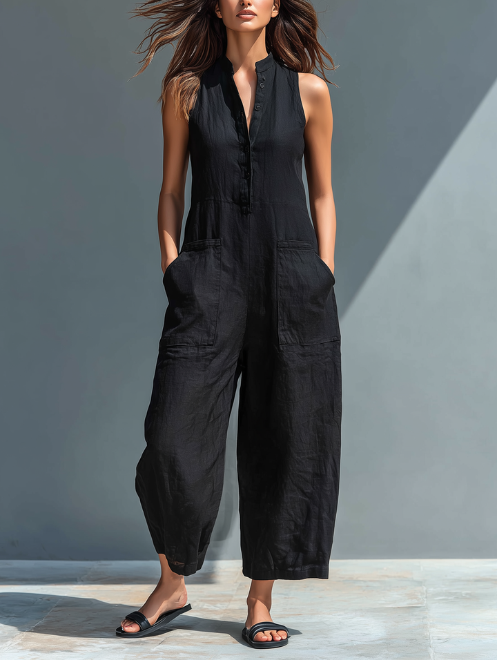 Tuta intera donna senza maniche con colletto alla coreana, vestibilità comoda, perfetta per look casual estivi.
