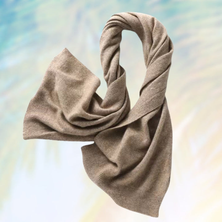 Sciarpa elegante da donna in lana, calda e confortevole, accessorio moda invernale di lusso.