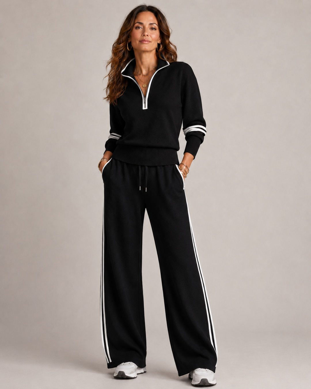 Moda femminile: set completo donna giallo con felpa zip e pantaloni per un comfort casual in viaggio o a casa.