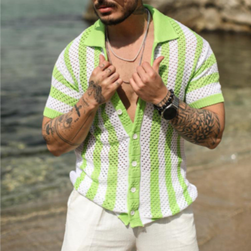 Elegante polo uomo a maniche corte a righe, ideale per l'estate, vacanze e comfort quotidiano.