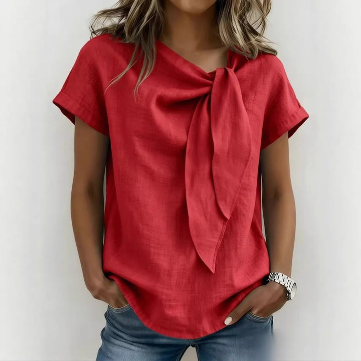 T-shirt donna a maniche corte, taglio casual e comodo. Vestiti versatili per ogni giorno e comfort. Moda estiva.