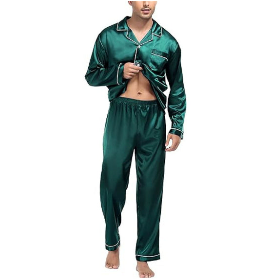 Comodo pigiama donna lungo effetto seta, completo camicia e pantaloni, per vestire la notte con stile.