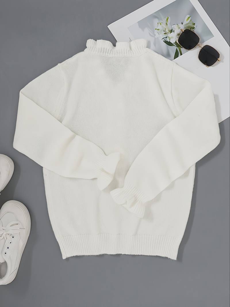 Moda femminile: maglione bianco con scollo a V, ideale per comfort quotidiano e look casual chic.