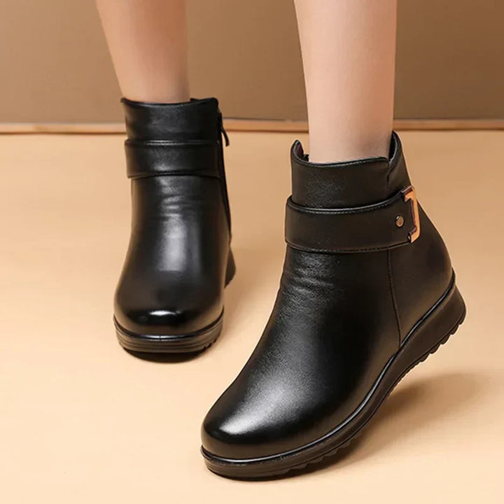 Scarpe invernali donna: stivali caldi ed eleganti per uno stile impeccabile.