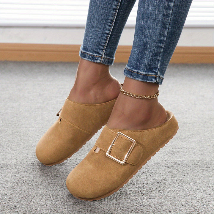 Scarpe mules donna eleganti con fibbia, ideali per outfit casual-chic primaverili ed estivi.