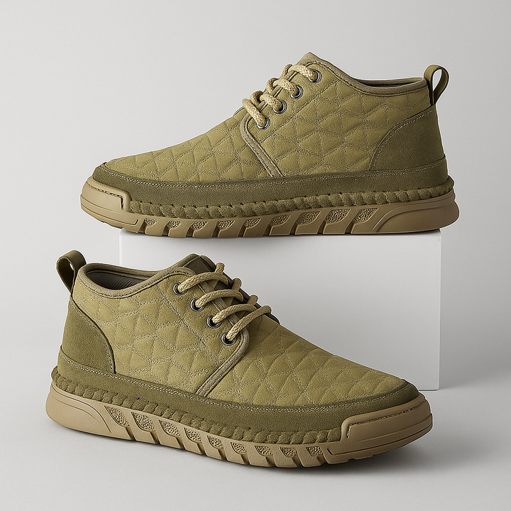 Scarpe uomo trapuntate con comfort ottimale. Stivaletti casual versatili, perfetti per la moda maschile di tendenza.
