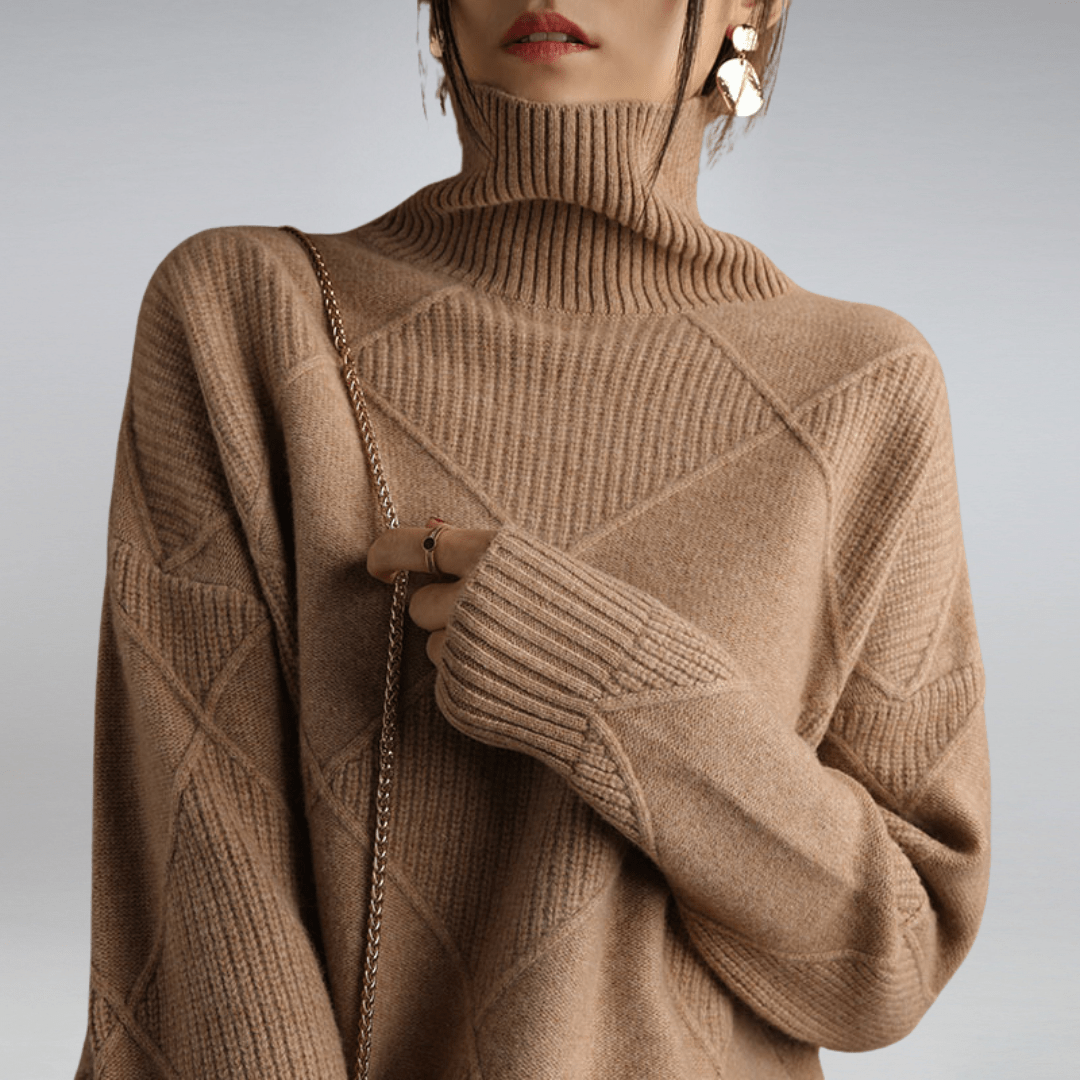 Maglione dolcevita morbido da donna, ideale per comfort e stile invernale casual.