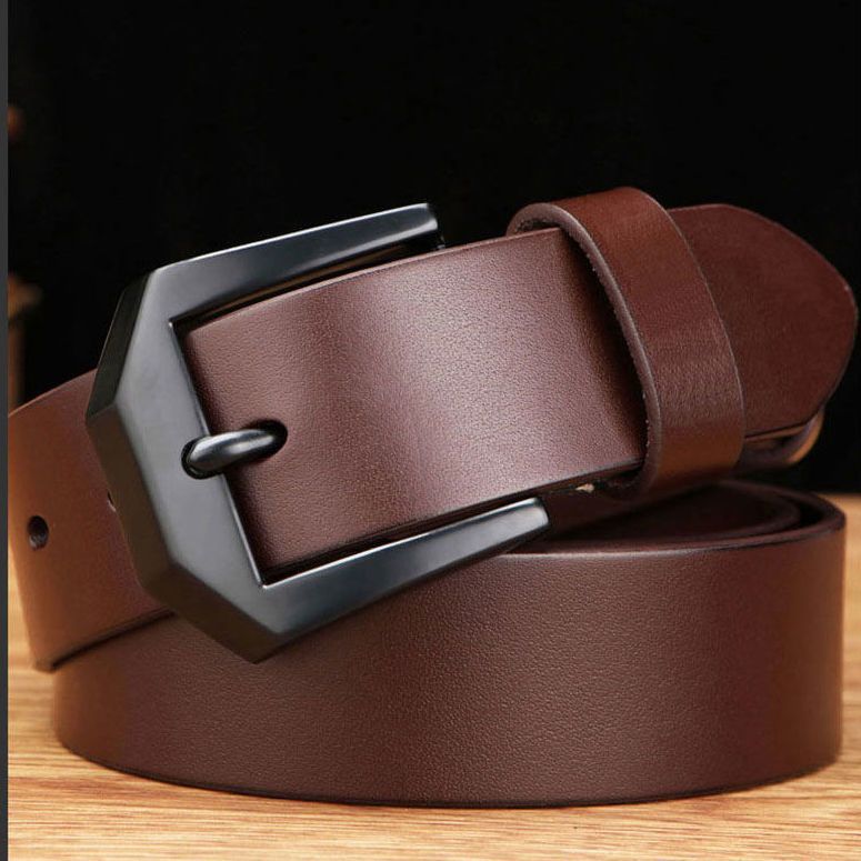 Accessorio moda uomo: cintura in similpelle resistente, stile denim, per un tocco casual chic.