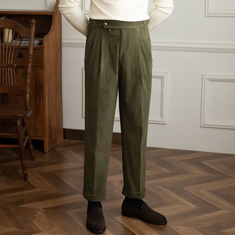 Pantaloni uomo invernali per comfort quotidiano e stile elegante. Ideali per business e tempo libero.
