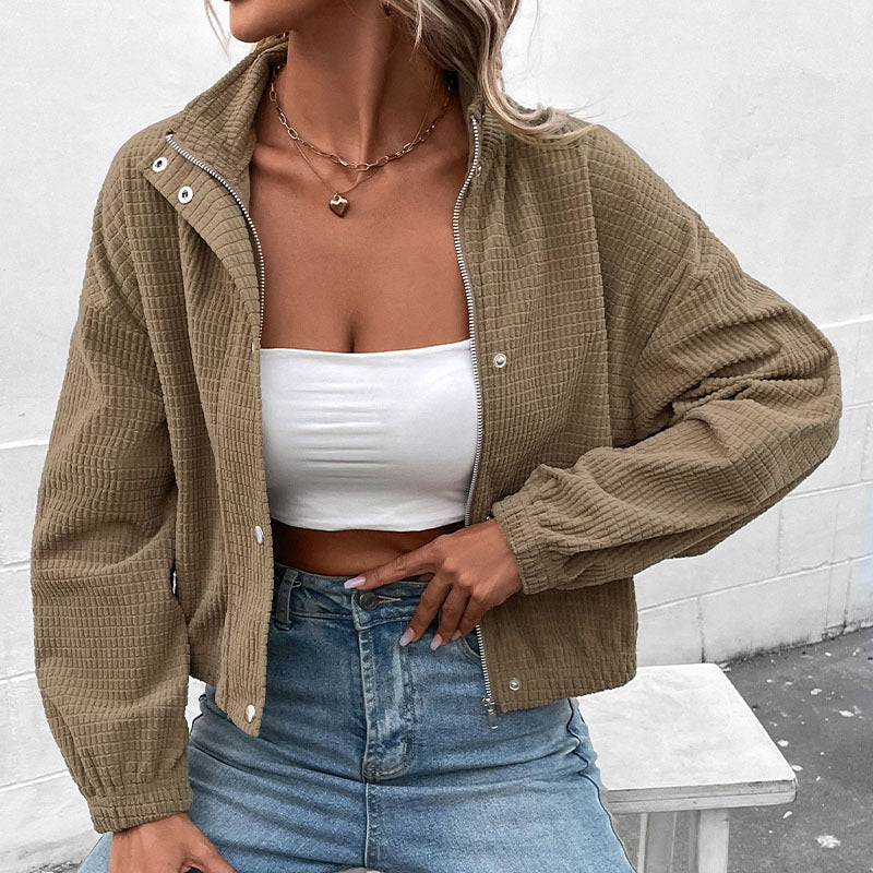 Giacca donna velluto a coste casual, perfetta per vestire con stile in autunno e primavera.