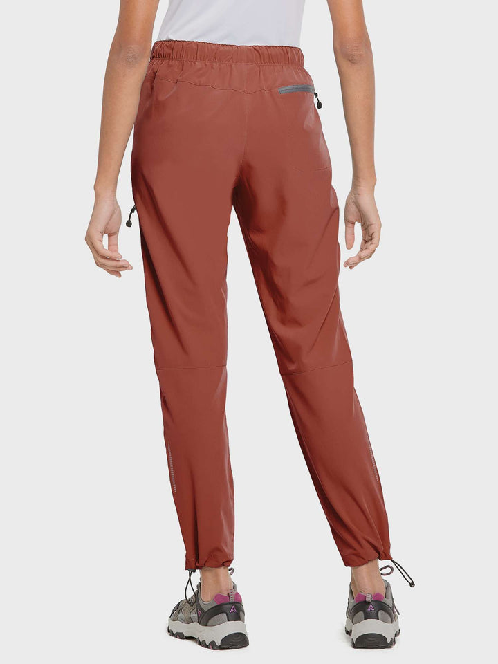Pantaloni da viaggio donna leggeri, facili da impacchettare e trasportare.