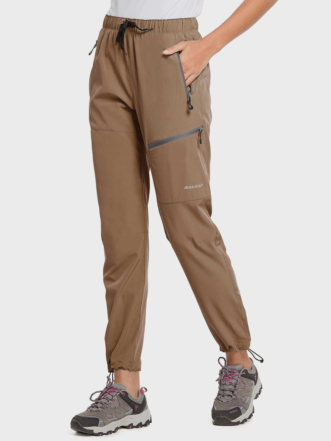 Pantaloni da trekking donna comodi, progettati per lunghe giornate all'aperto.