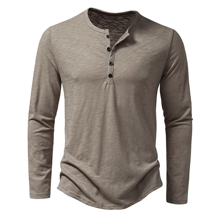 Abbigliamento maschile: maglia Henley uomo con abbottonatura e maniche lunghe, casual ed elegante.